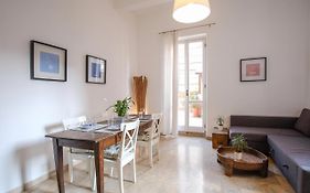 Spacious Apartment With Big Terrace At Colosseum