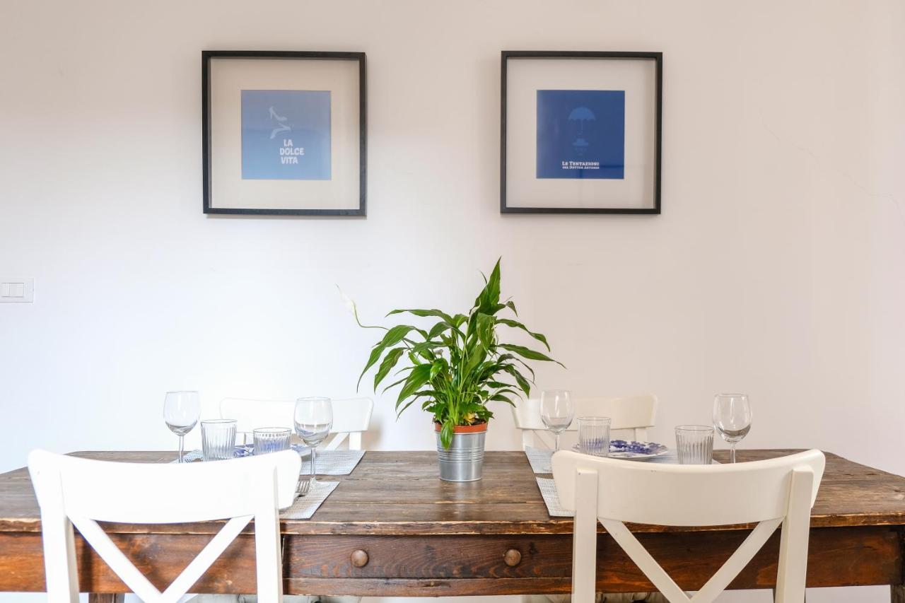 Spacious Apartment With Big Terrace At Colosseum Roma Exterior foto
