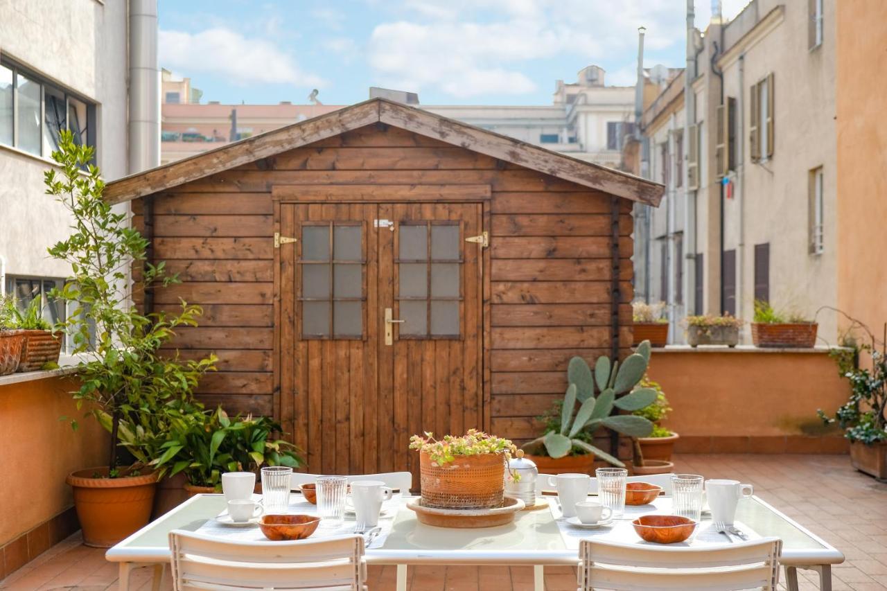 Spacious Apartment With Big Terrace At Colosseum Roma Exterior foto